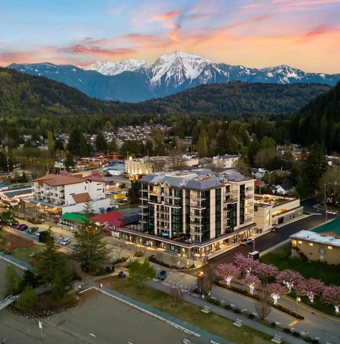 #507 120 ESPLANADE AVENUE, Harrison Hot Springs, BC photo 2