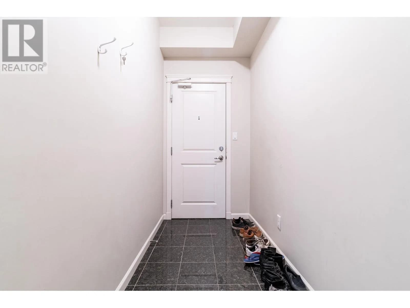 #304 22858 LOUGHEED HIGHWAY, Maple Ridge, BC photo 5