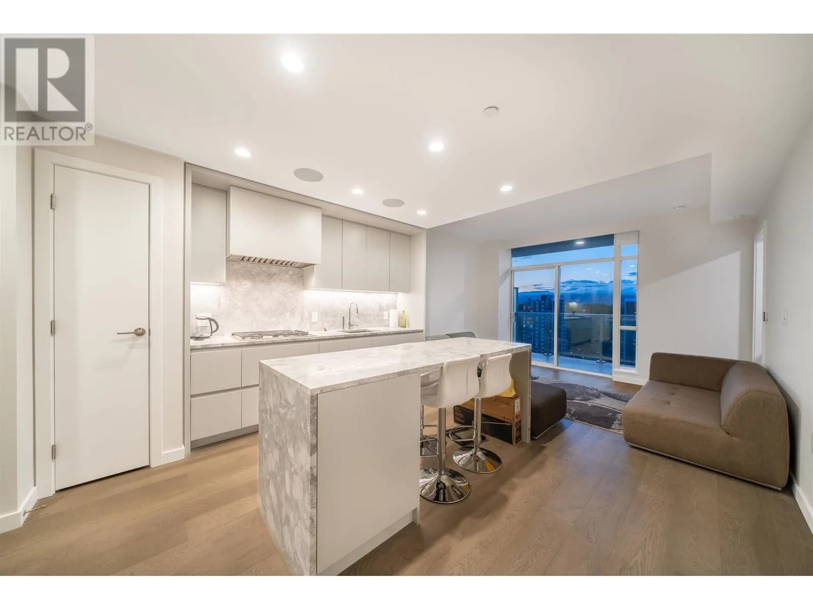 #1902 7433 CAMBIE STREET, Vancouver, BC photo 3