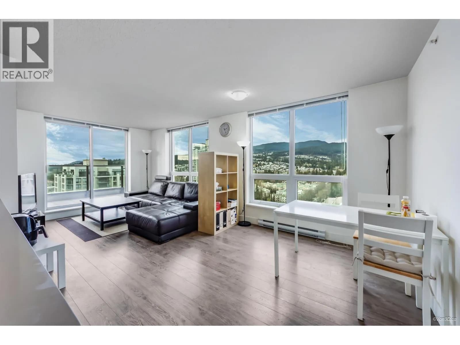 #2208 3007 GLEN DRIVE, Coquitlam, BC photo 5