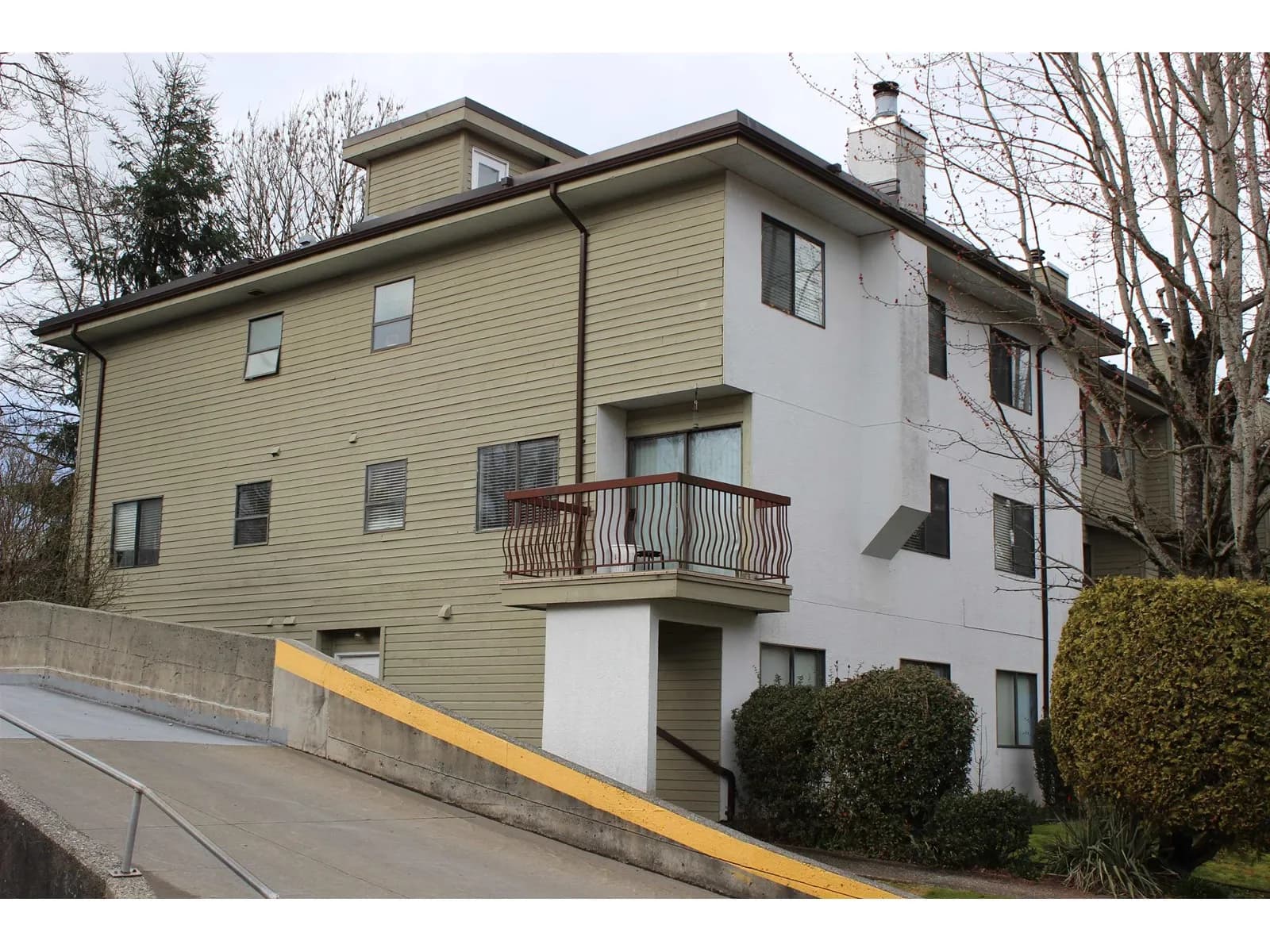 #208 7165 133 STREET, Surrey, BC photo 2