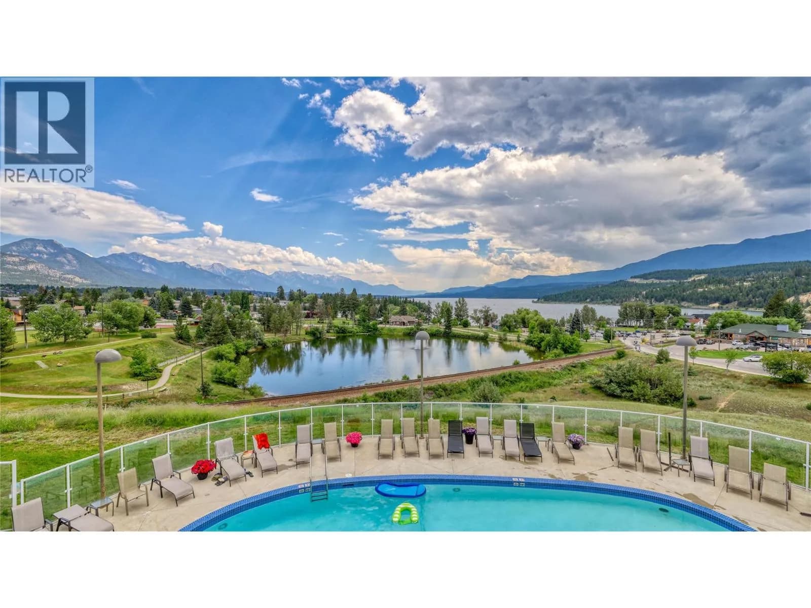 701 14A Crescent, Invermere