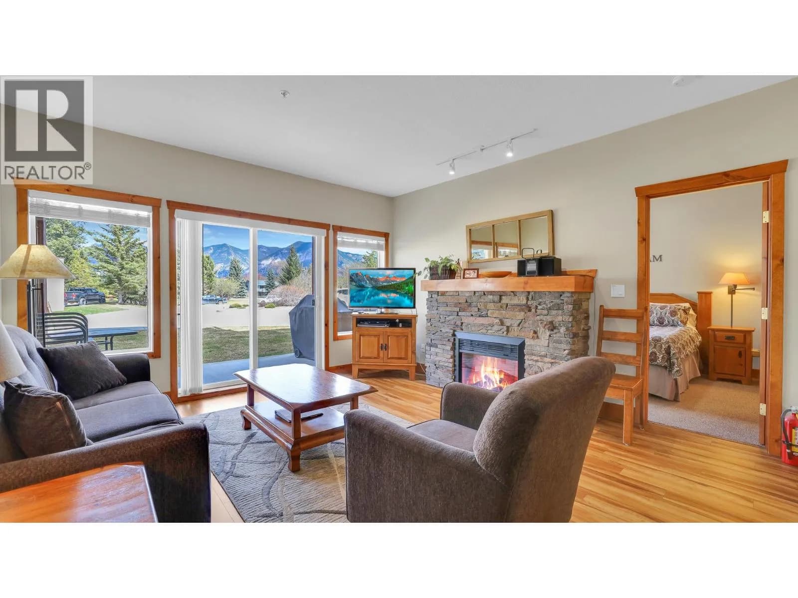 #111H 701 14A Crescent, Invermere, BC photo 4