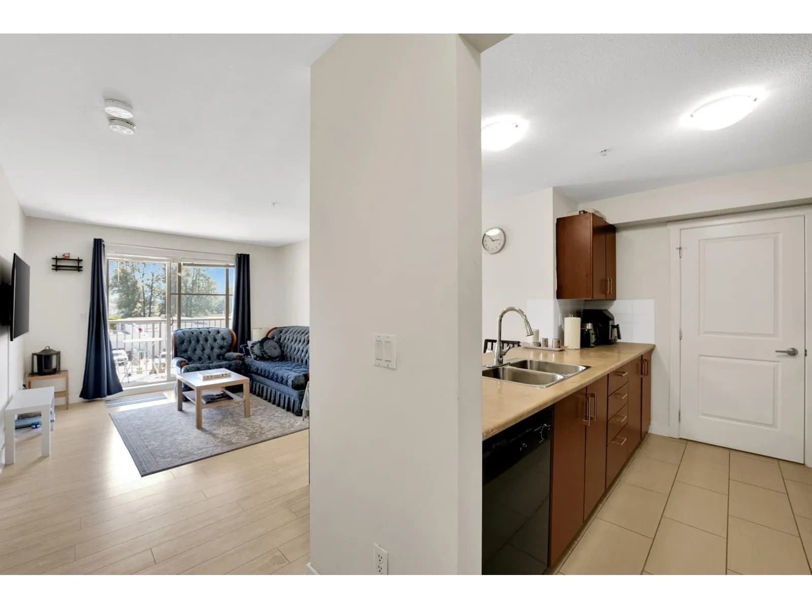 #307 45555 YALE ROAD, Chilliwack, BC photo 2
