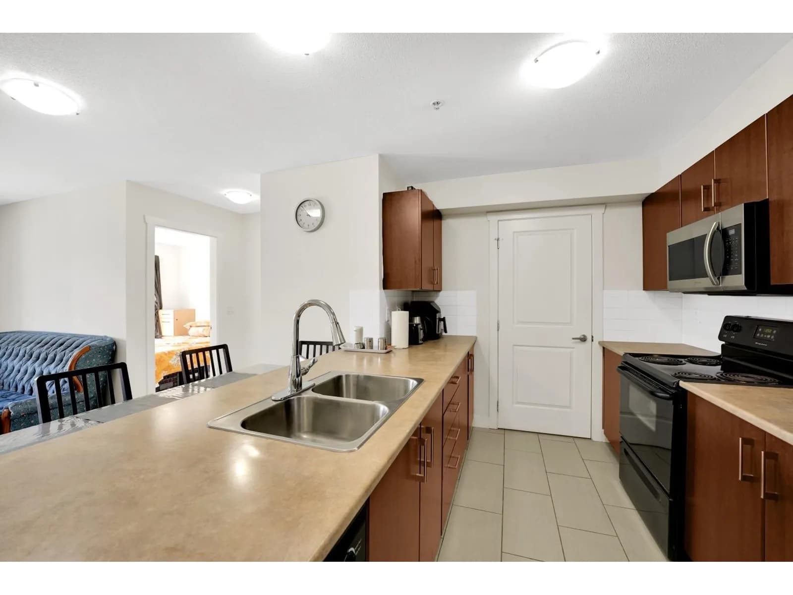 #307 45555 YALE ROAD, Chilliwack, BC photo 3