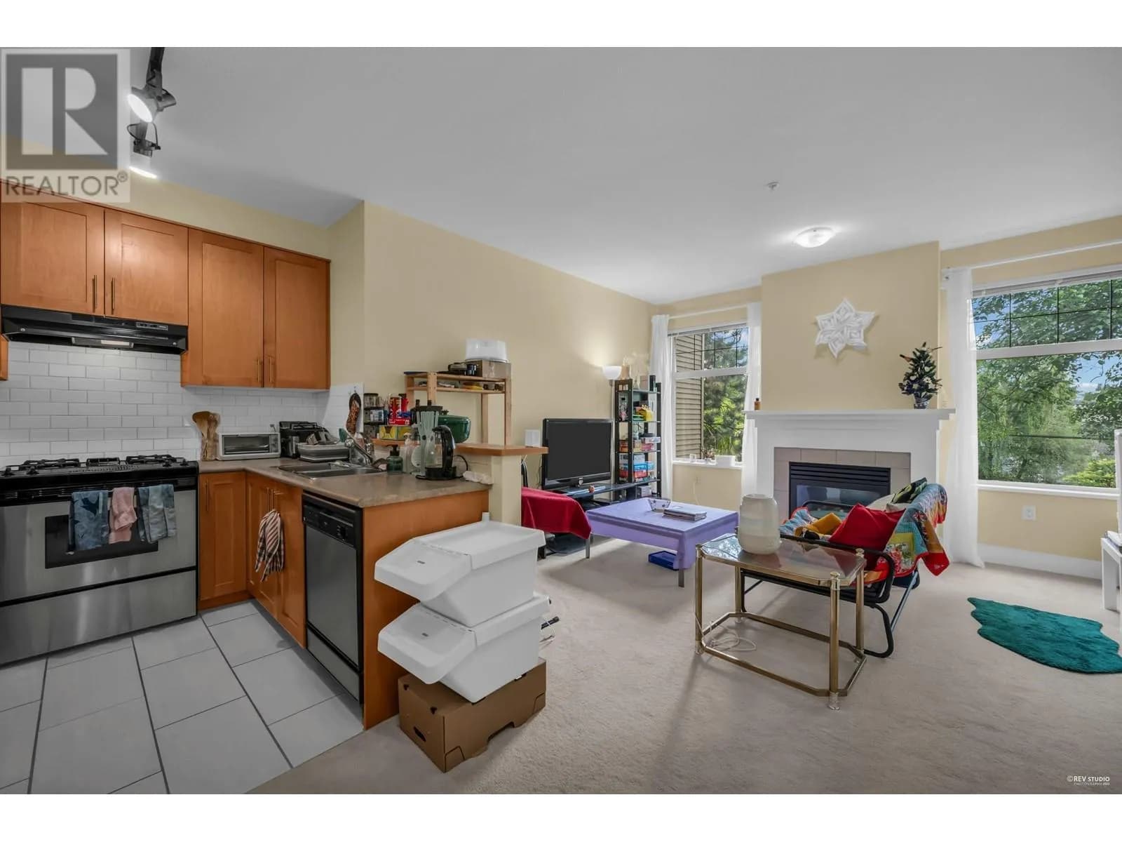 #307 2083 W 33 AVENUE, Vancouver, BC photo 2