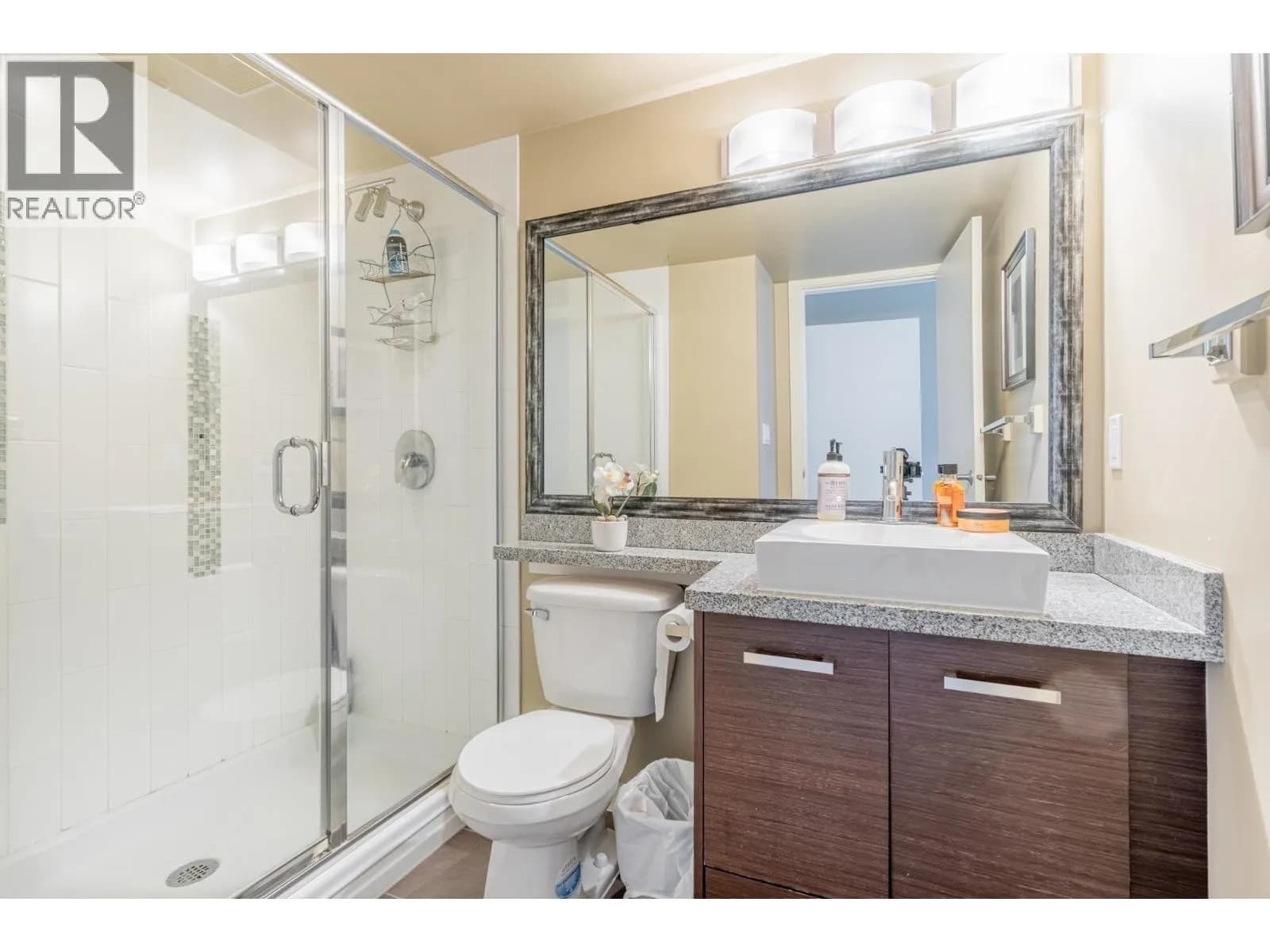 #801 2959 GLEN DRIVE, Coquitlam, BC photo 5