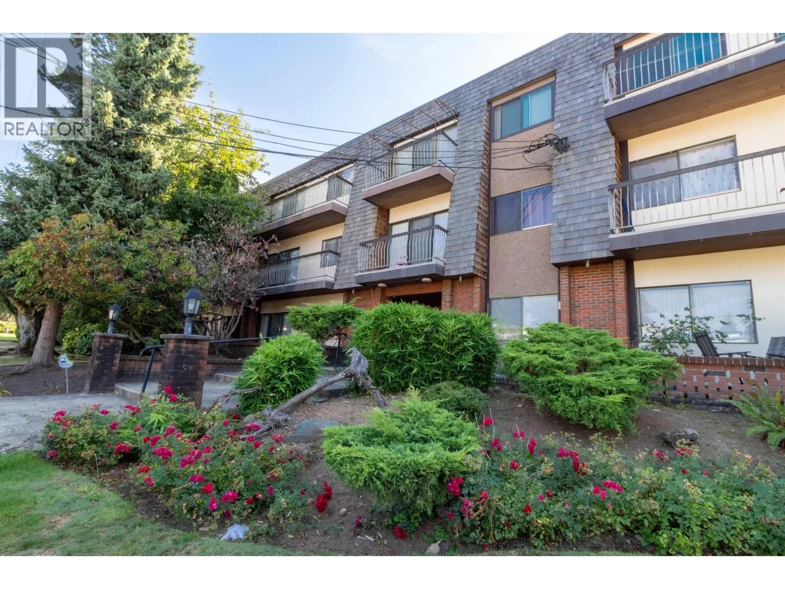 7428 19TH AVENUE, Burnaby