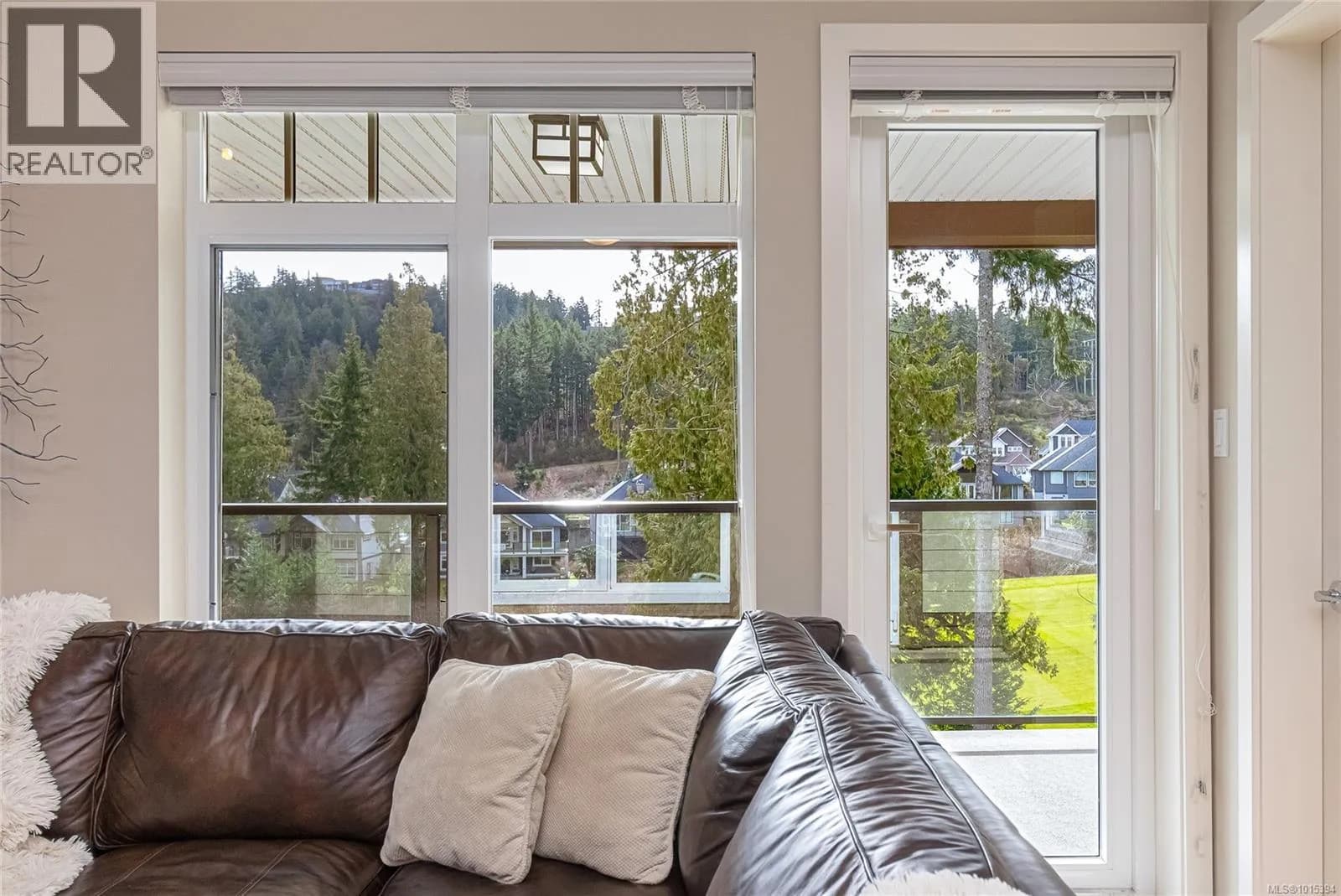 #302 1395 Bear Mountain Pkwy, Langford, BC photo 5