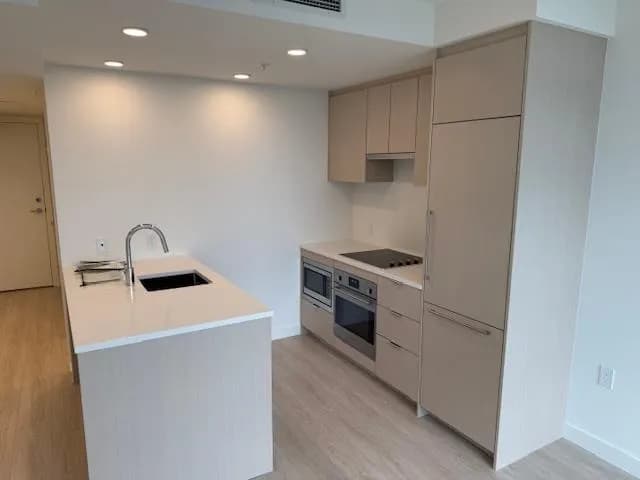 #703 13675 107A AVENUE, Surrey, BC photo 4