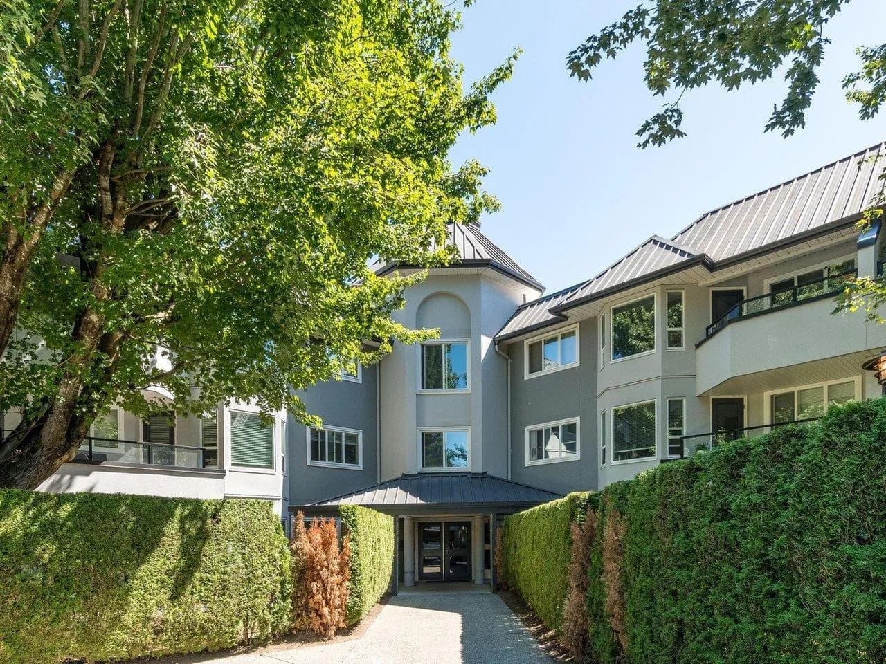 The Seasons, Abbotsford