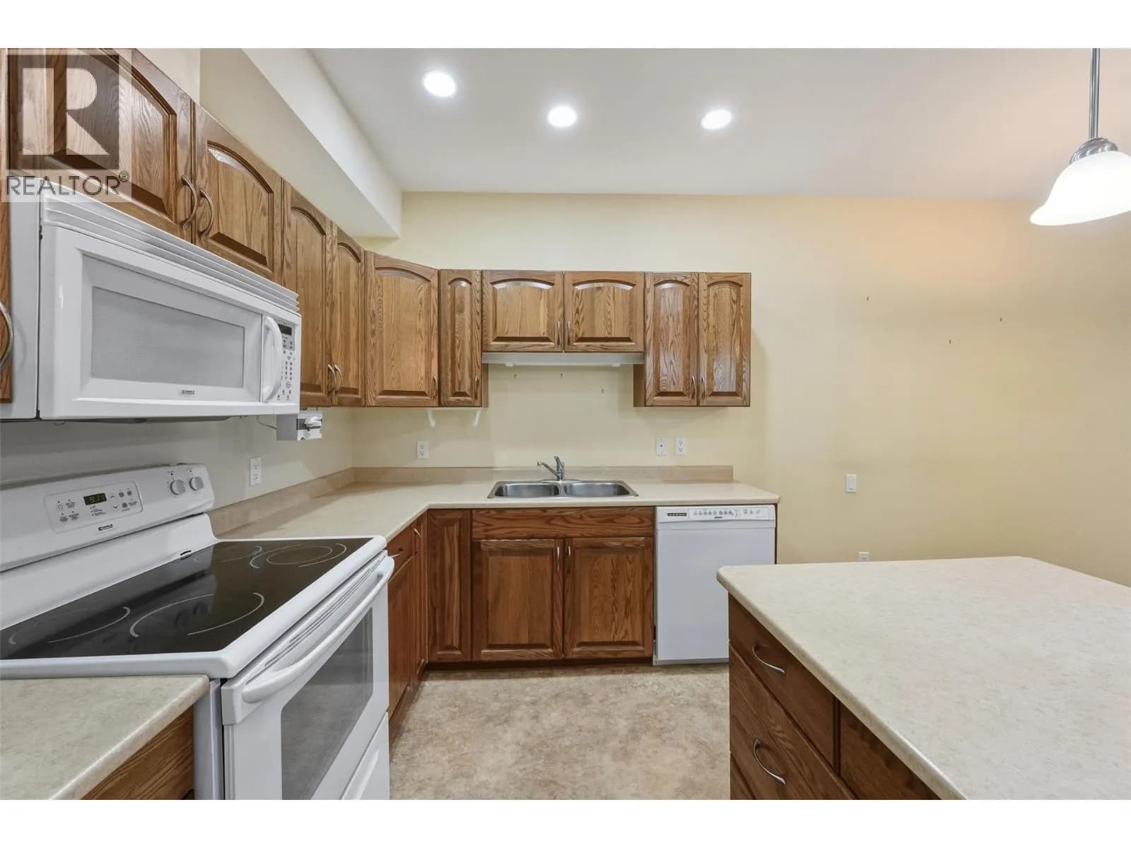 #105A 921 Spillway Road, Oliver, BC photo 5