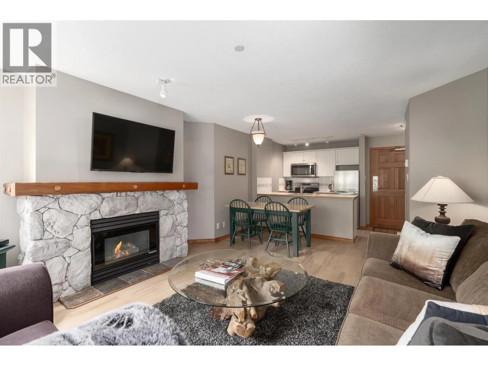 #243 4800 SPEARHEAD DRIVE, Whistler, BC photo 3