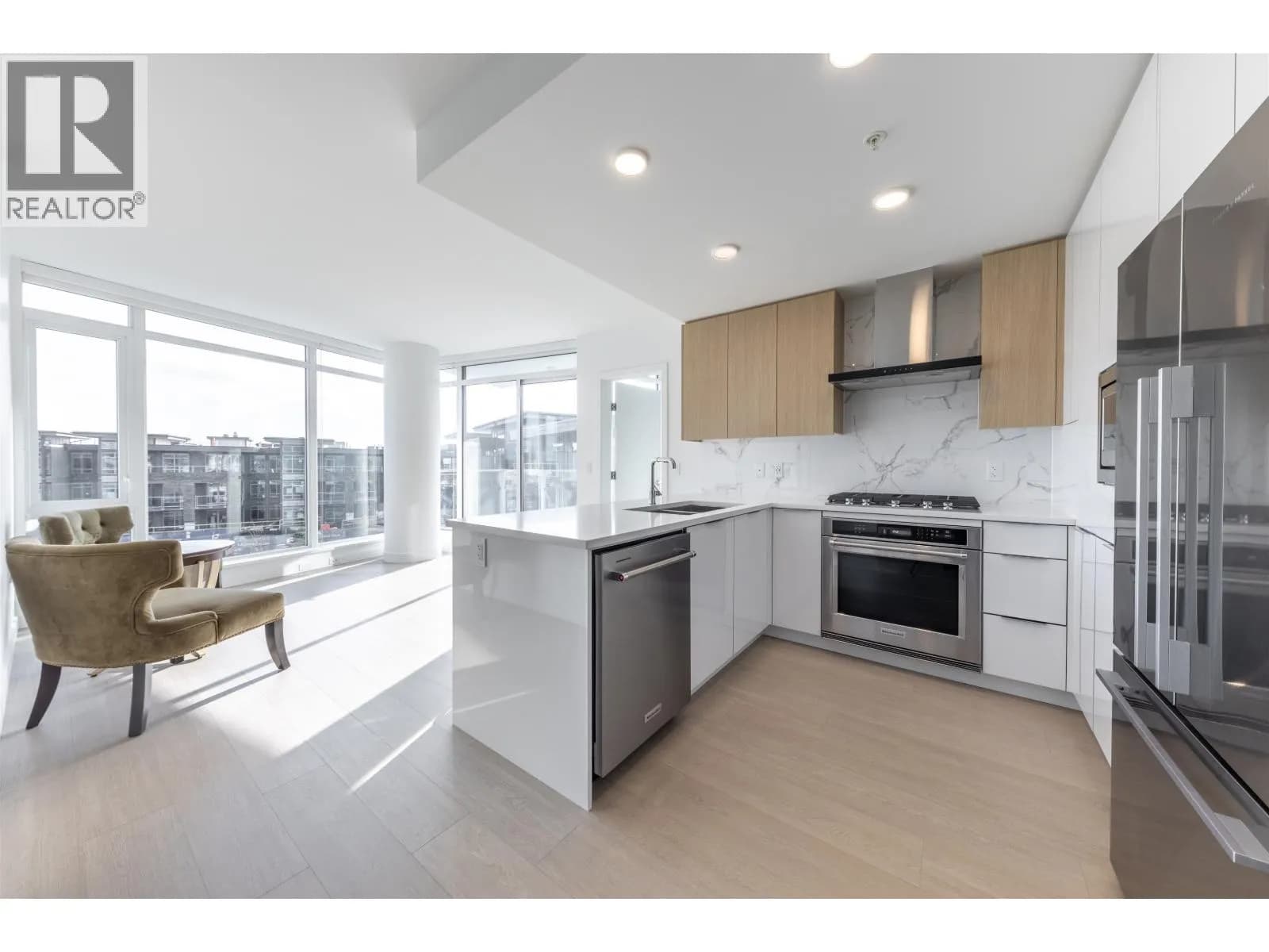 #306 7683 PARK CRESCENT, Burnaby, BC photo 3
