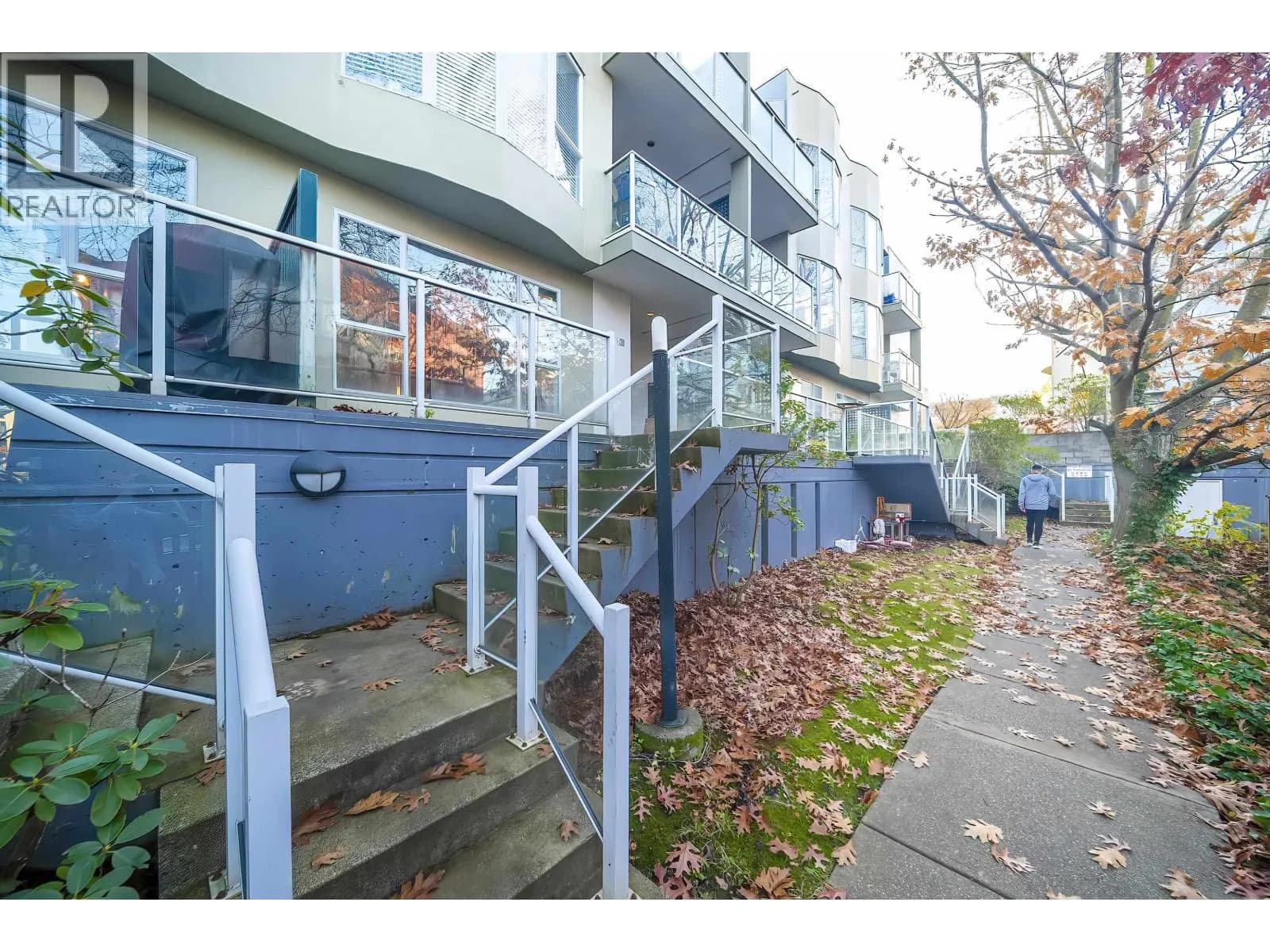8600 Jones Road, Richmond