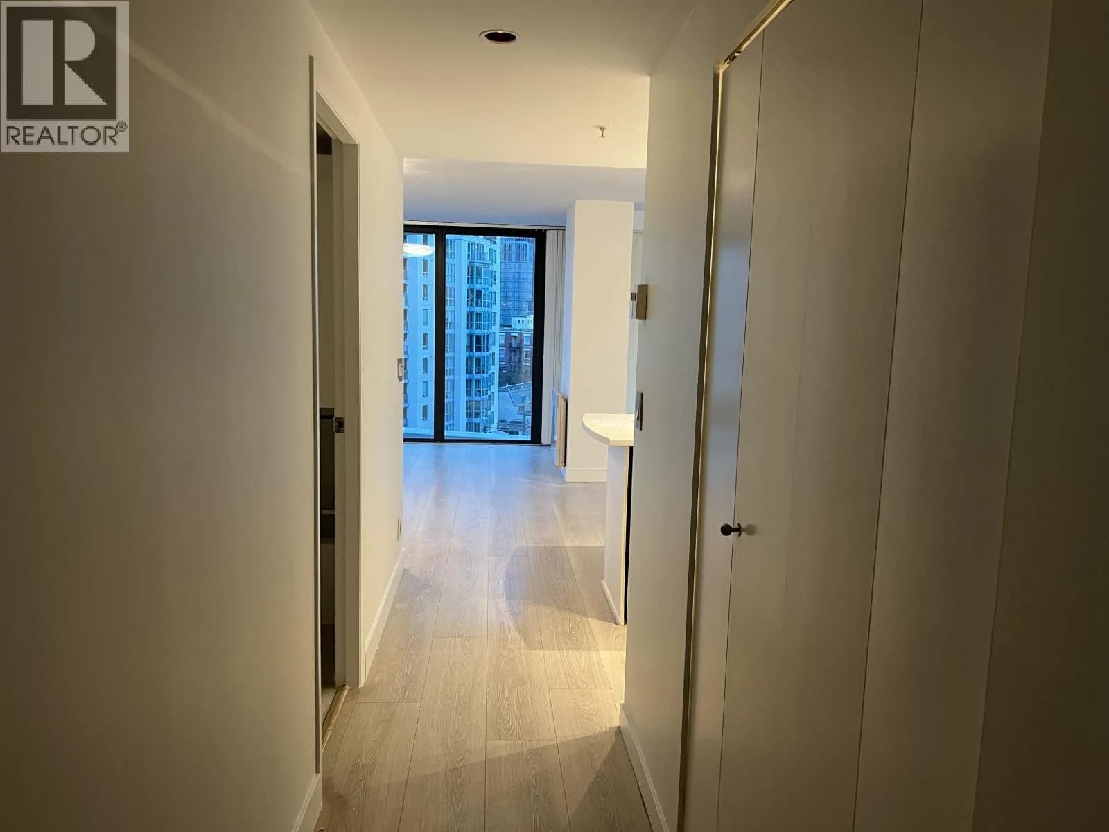 The Pointe, Vancouver