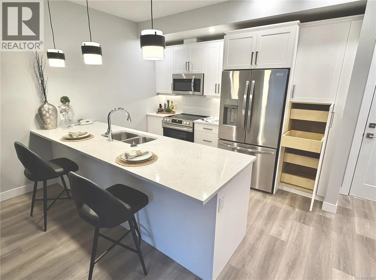#505 918 Jenkins Ave, Langford, BC photo 5