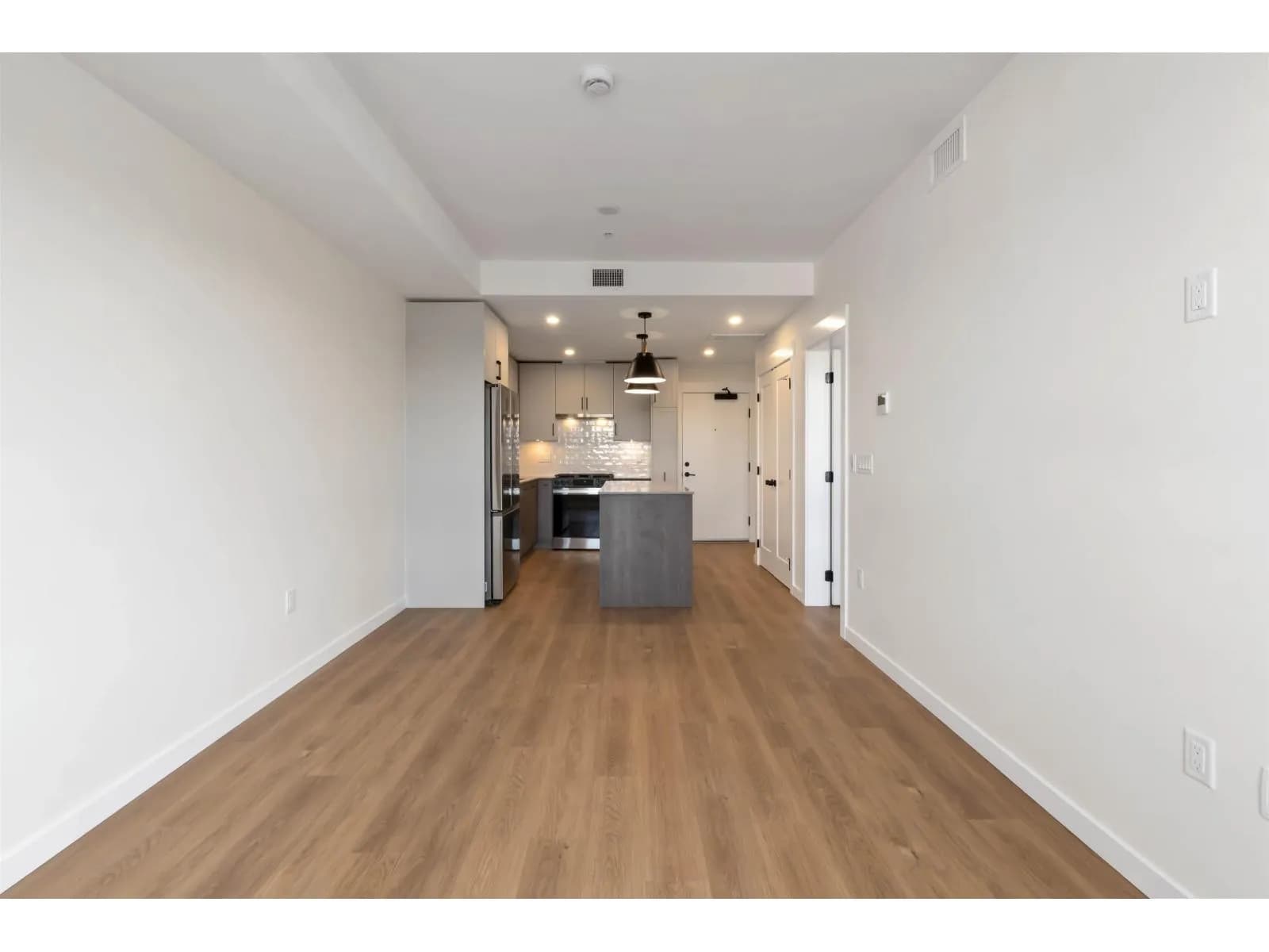#302 27215 ALDERGROVE TOWN CENTRE DRIVE, Langley, BC photo 3