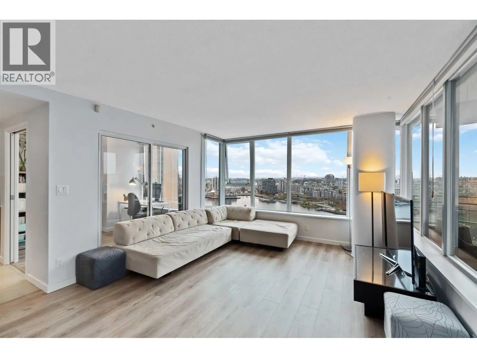 #2303 33 SMITHE STREET, Vancouver, BC photo 5
