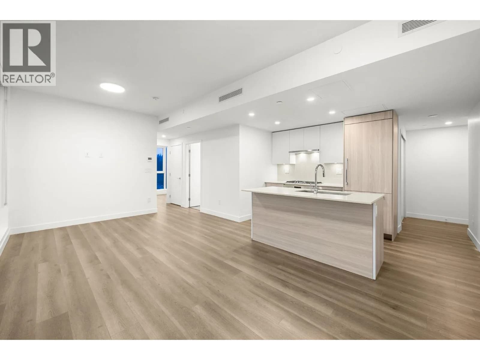 901 LOUGHEED HIGHWAY, Coquitlam