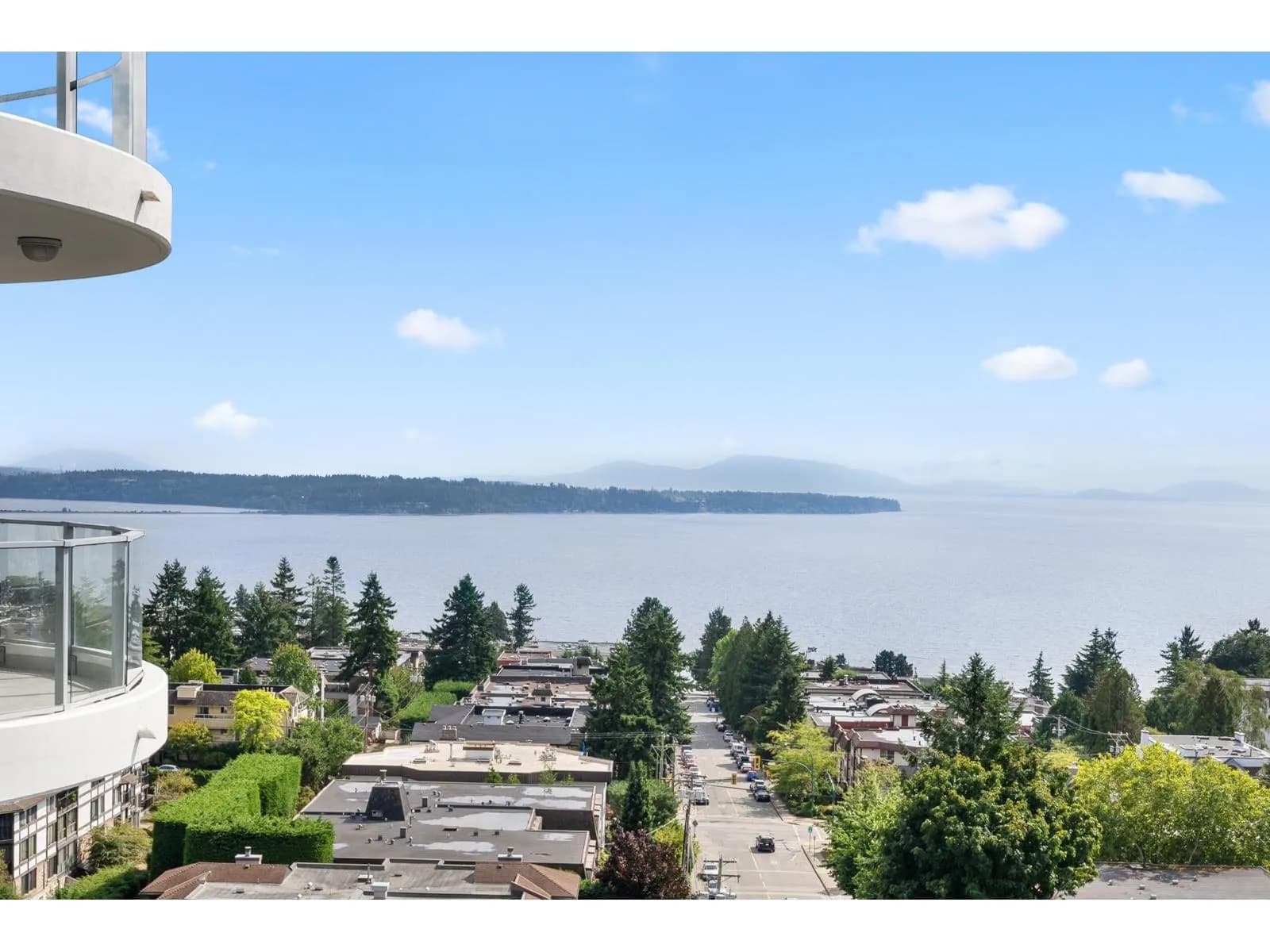 #1102 1500 MARTIN STREET, White Rock, BC photo 1