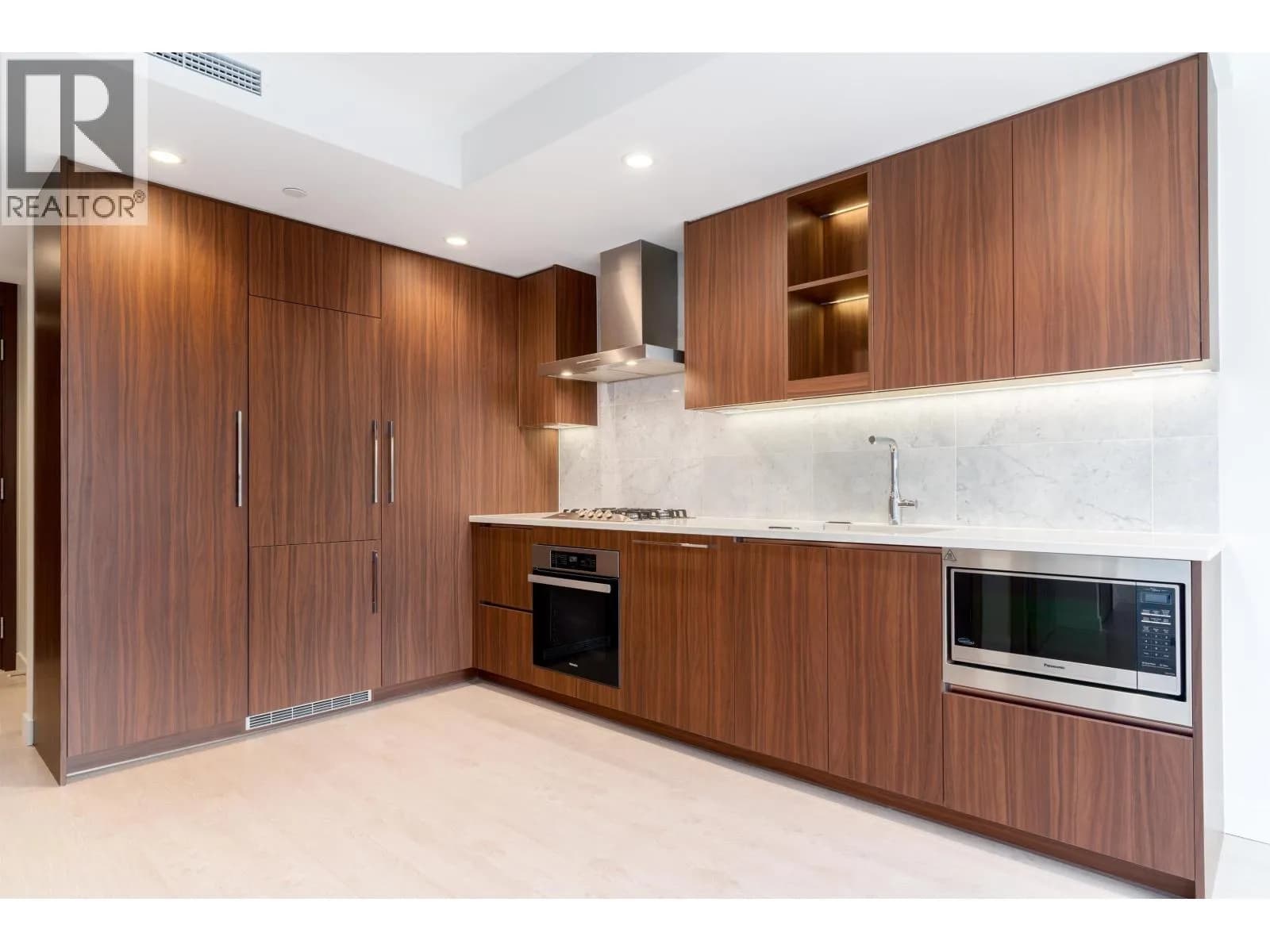 #603 1768 COOK STREET, Vancouver, BC photo 5