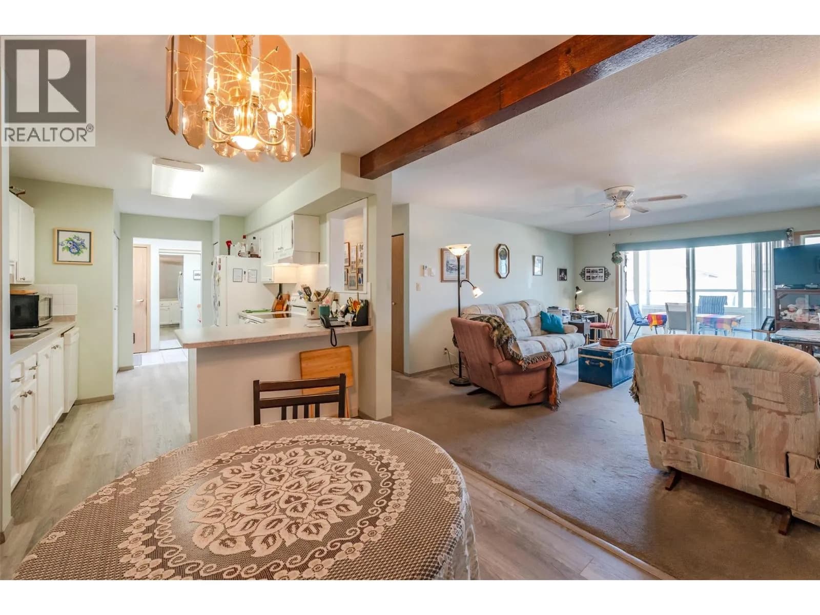 #406 195 Warren Avenue W, Penticton, BC photo 5
