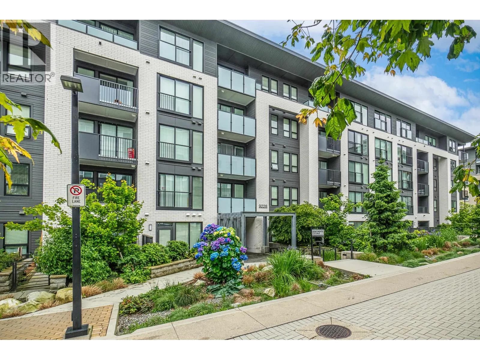 9228 SLOPES MEWS, Burnaby