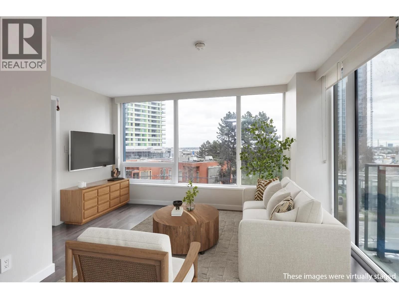 #402 8238 LORD STREET, Vancouver, BC photo 2