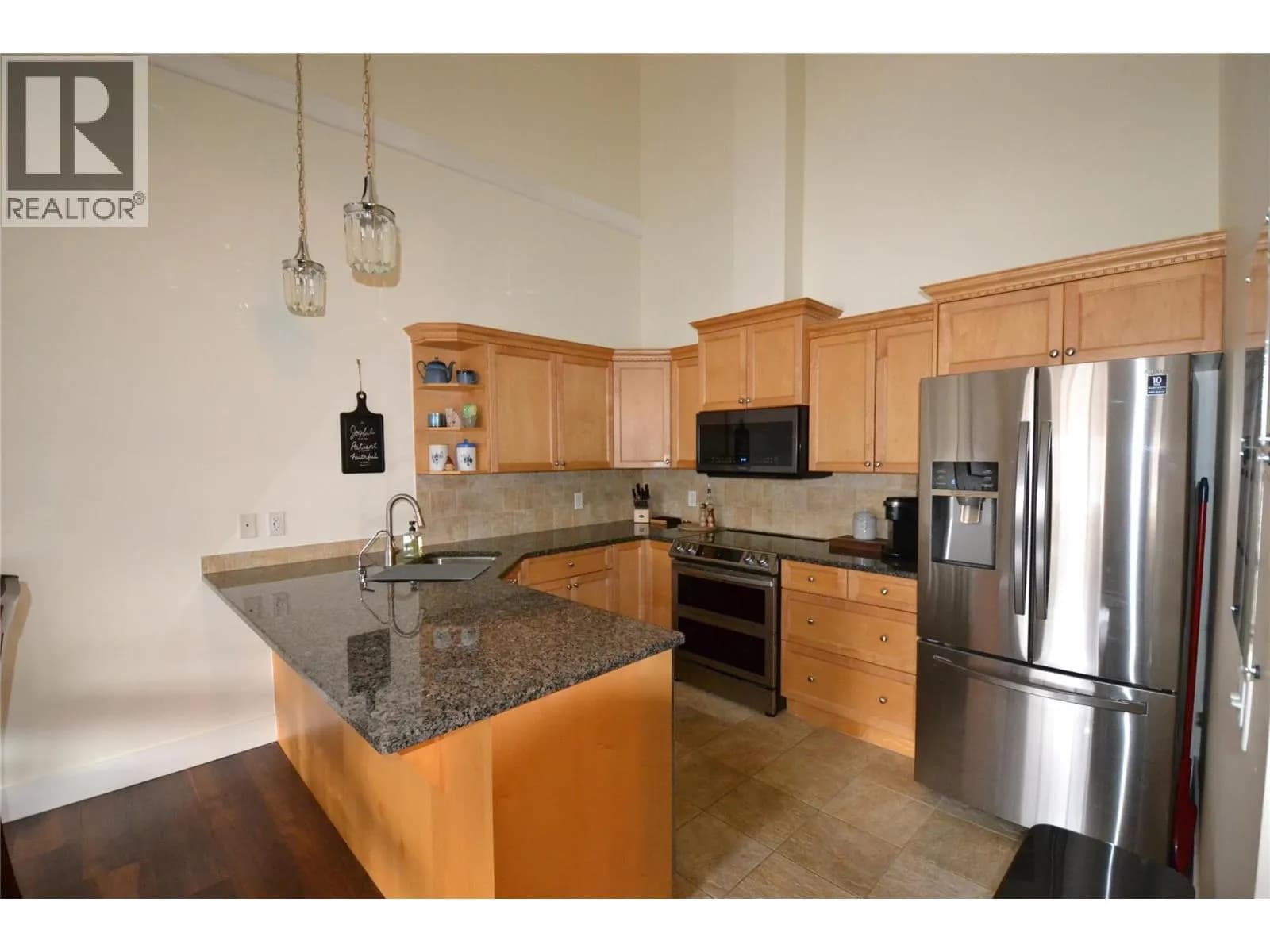 #304 2120 Shannon Ridge Drive, West Kelowna, BC photo 2