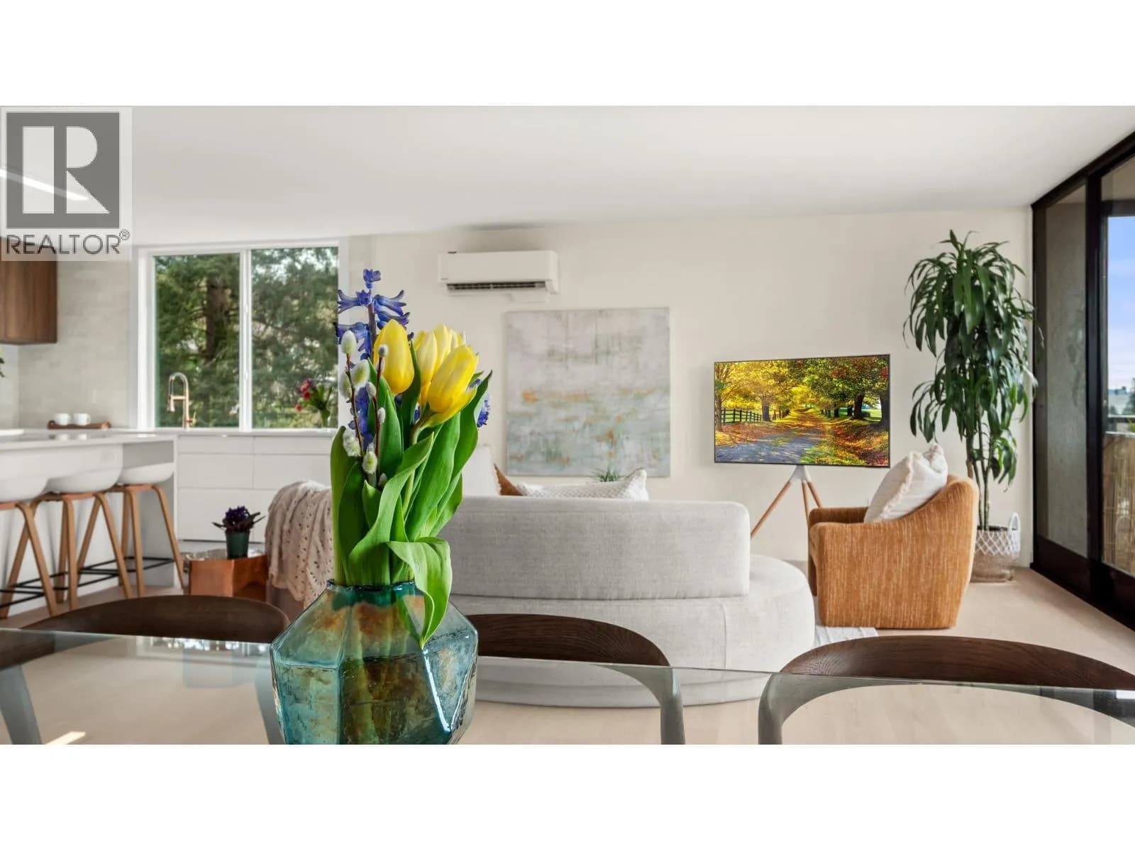 #401 475 13TH STREET, West Vancouver, BC photo 3