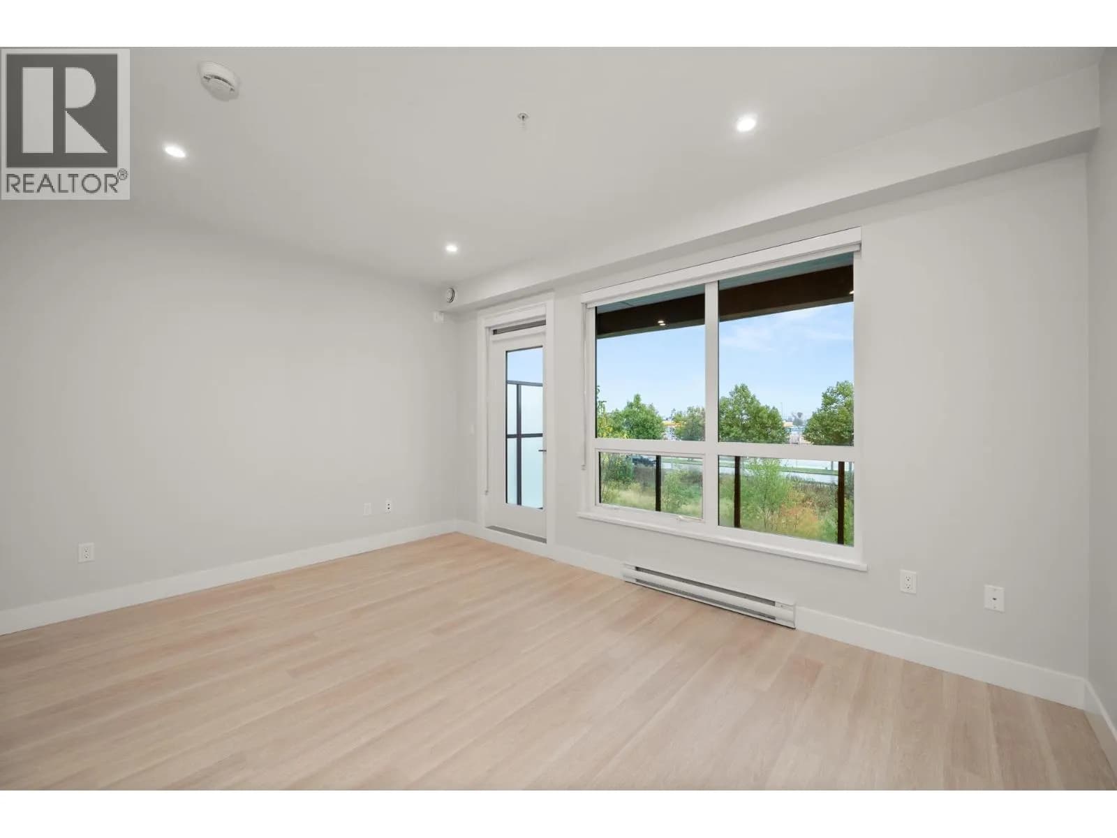#205 1942 STARLING DRIVE, Delta, BC photo 4