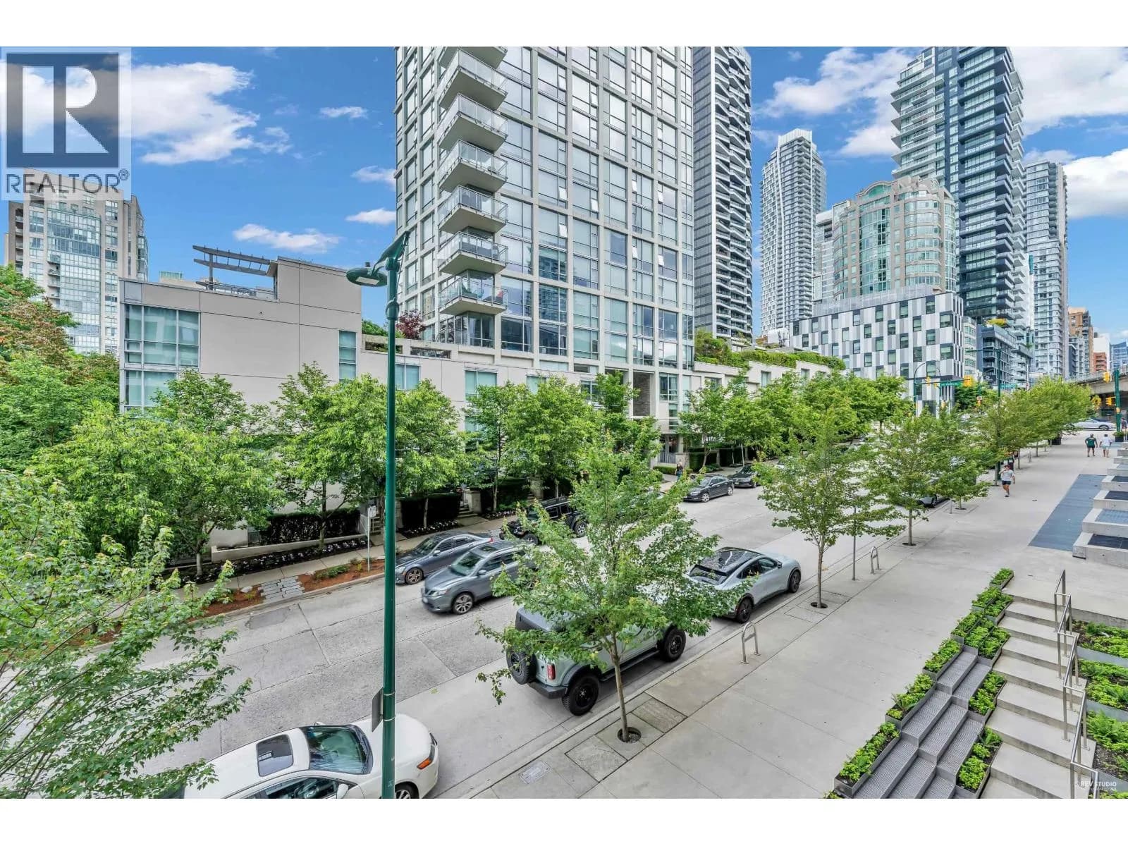 #303 1480 HOWE STREET, Vancouver, BC photo 4