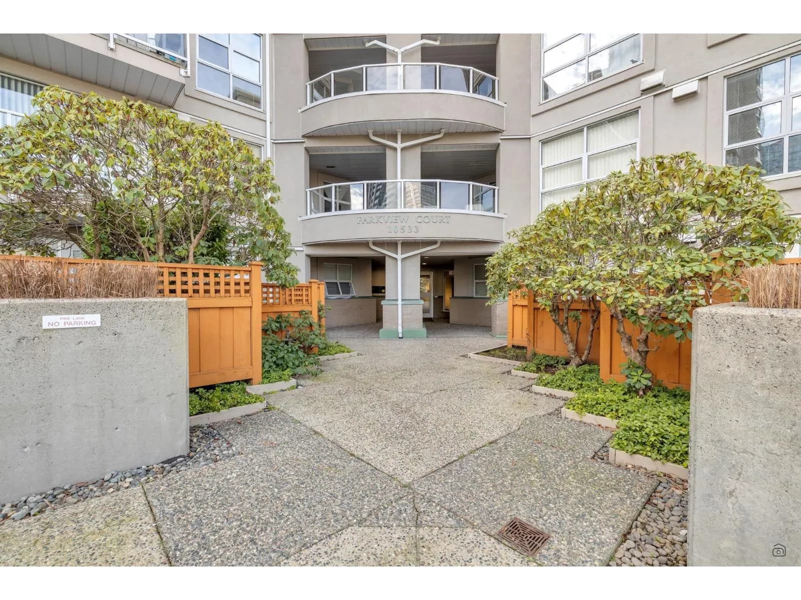 #206 10533 UNIVERSITY DRIVE, Surrey, BC photo 4