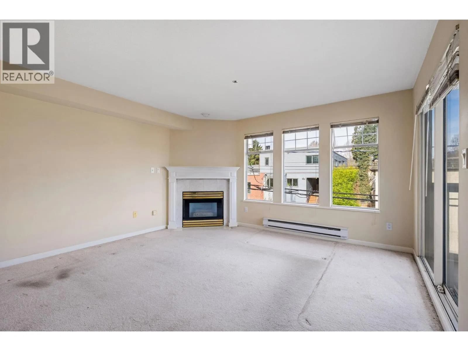 #304 1989 W 1ST AVENUE, Vancouver, BC photo 5