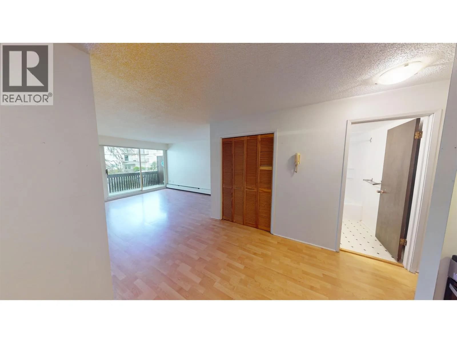 #206 910 FIFTH AVENUE, New Westminster, BC photo 4