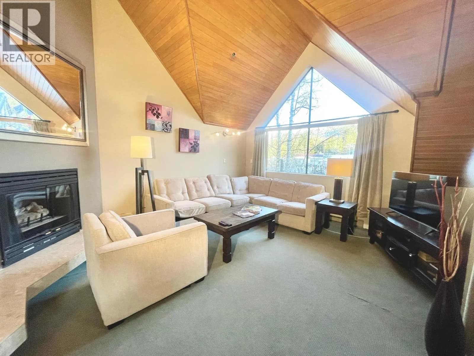 #Week 13 906-4293 MOUNTAIN SQUARE, Whistler, BC photo 2