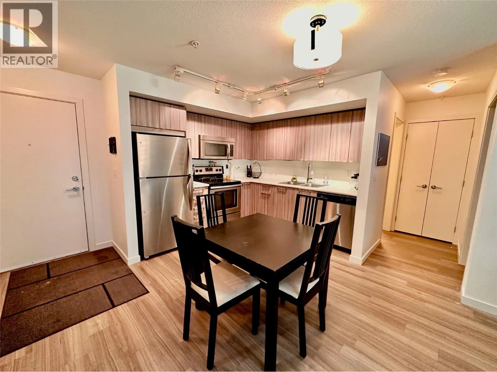 #108 883 Academy Way, Kelowna, BC photo 5