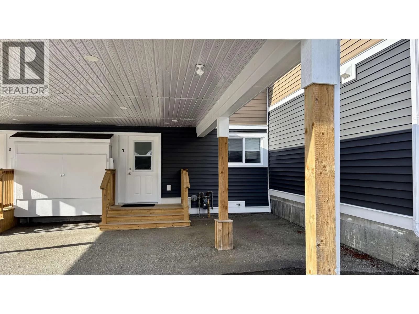 1425 NALABILA BOULEVARD, Kitimat