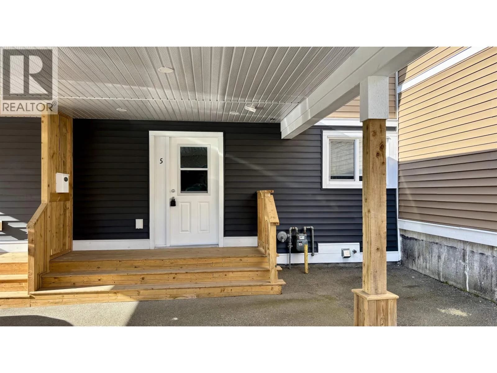 1425 NALABILA BOULEVARD, Kitimat