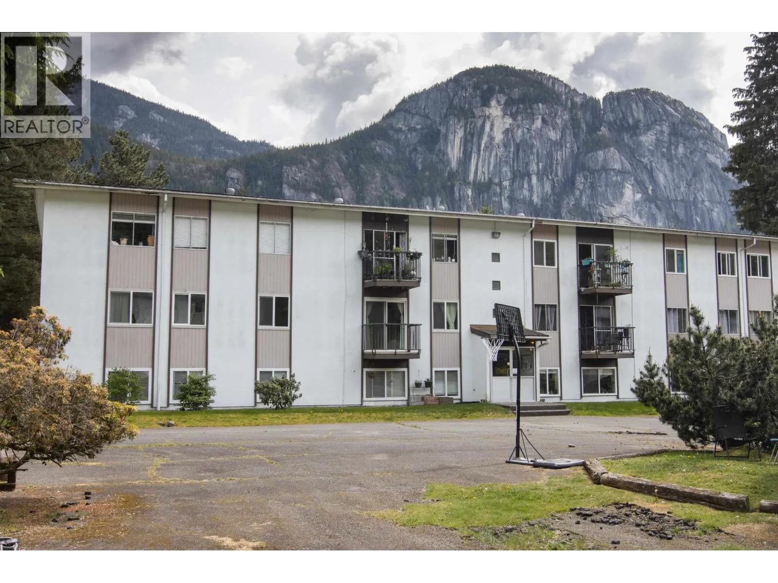 #25 38175 WESTWAY AVENUE, Squamish, BC photo 2