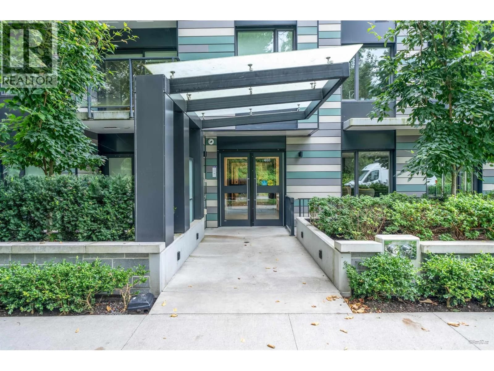 #305 488 W 58TH AVENUE, Vancouver, BC photo 2