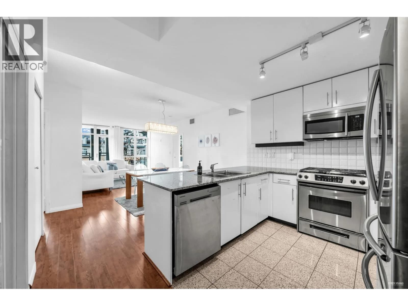 #409 100 E ESPLANADE STREET, North Vancouver, BC photo 3