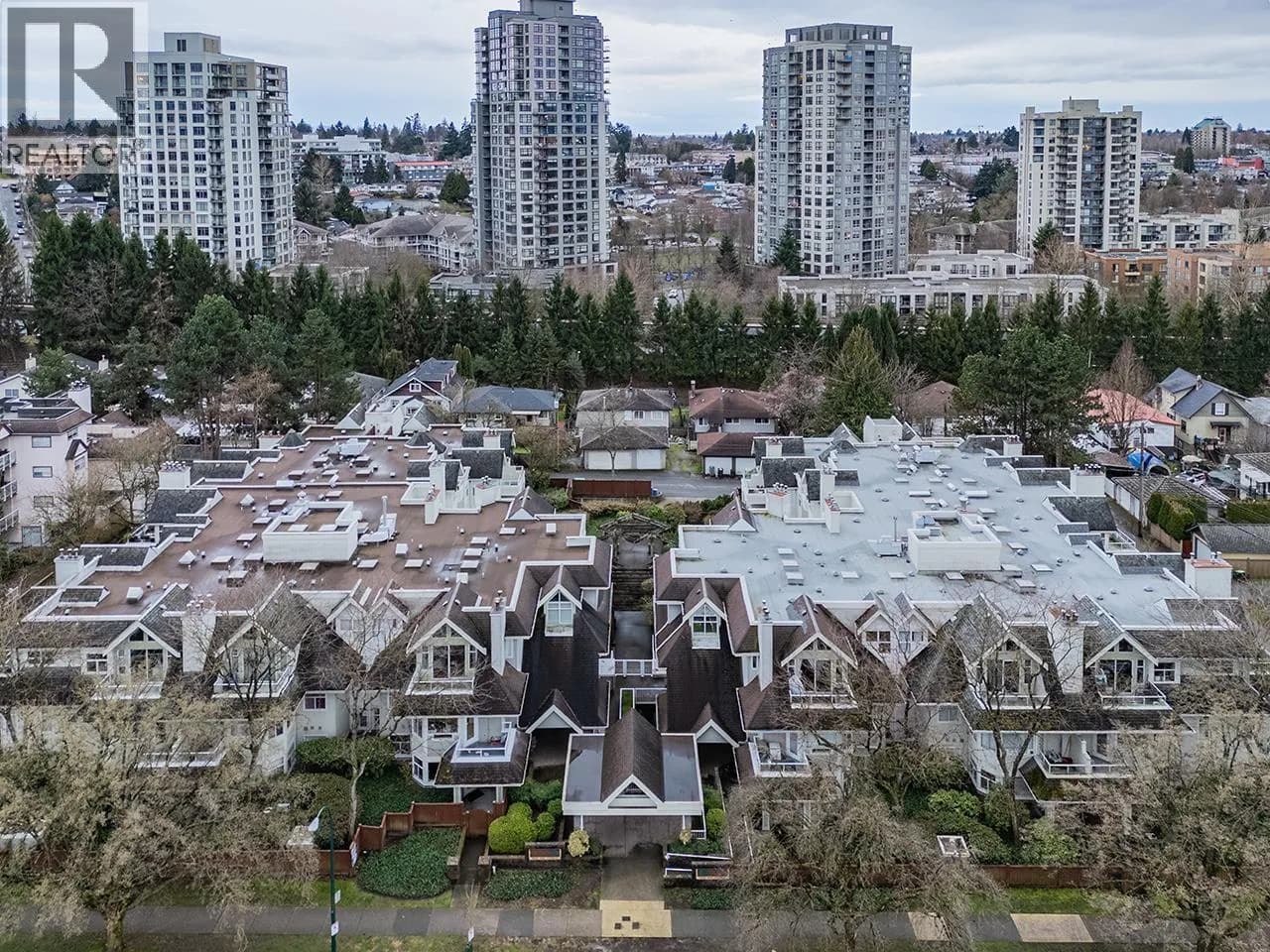 #207 3628 RAE AVENUE, Vancouver, BC photo 3