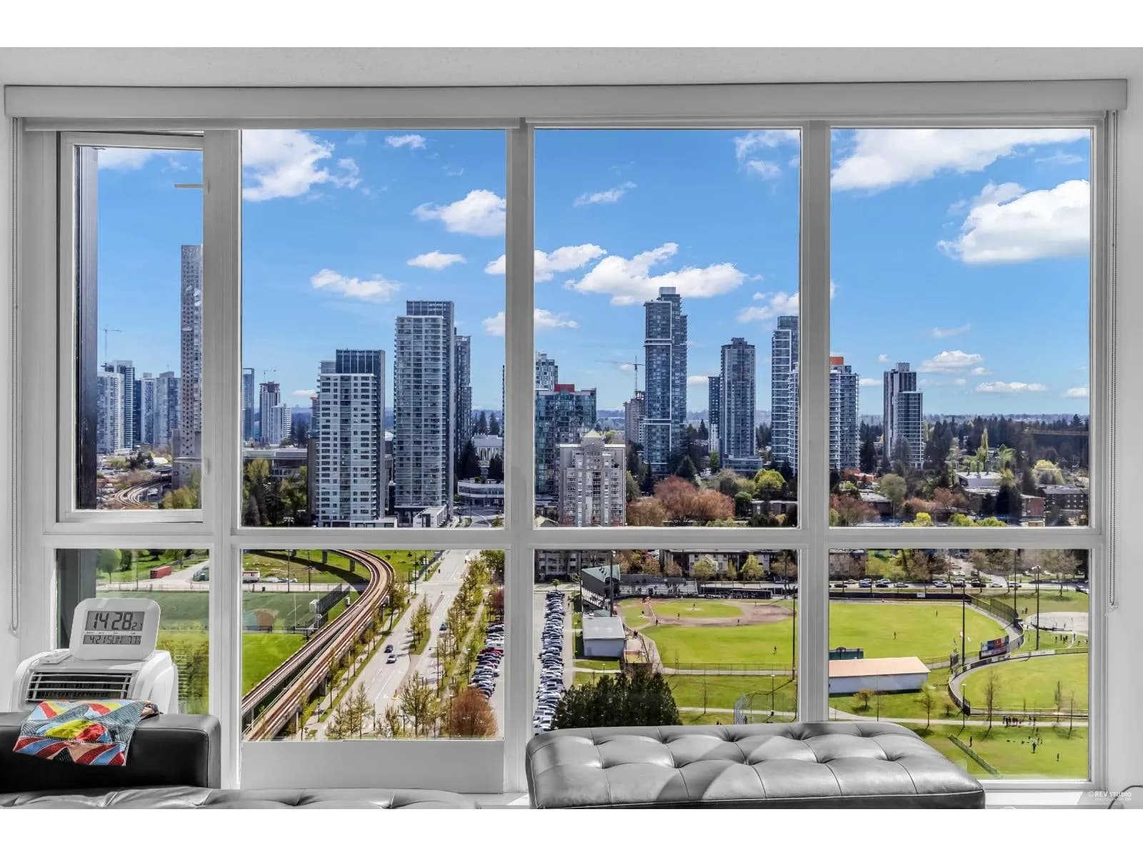 #2404 10777 UNIVERSITY DRIVE, Surrey, BC photo 2