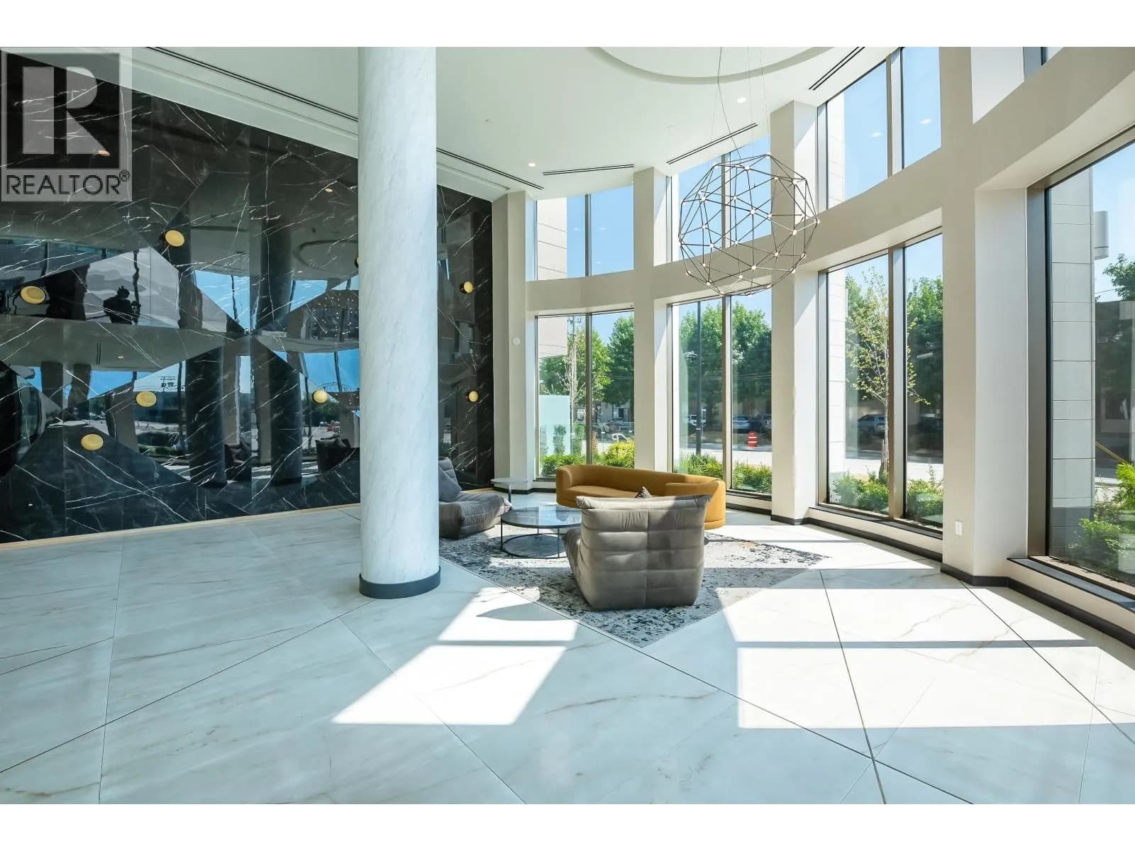 #1601 5333 GORING STREET, Burnaby, BC photo 2