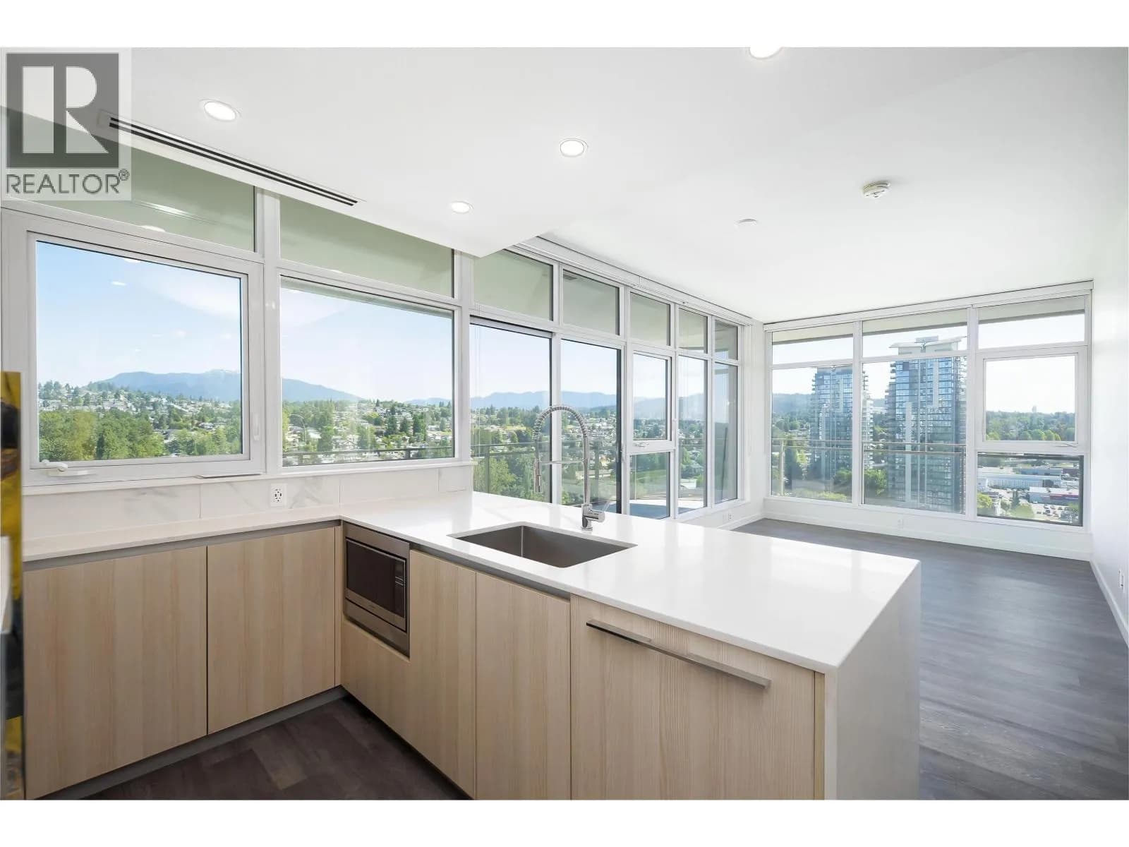 #1601 5333 GORING STREET, Burnaby, BC photo 4