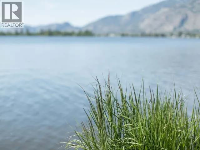 #302 2418 LAKESHORE Drive, Osoyoos, BC photo 3