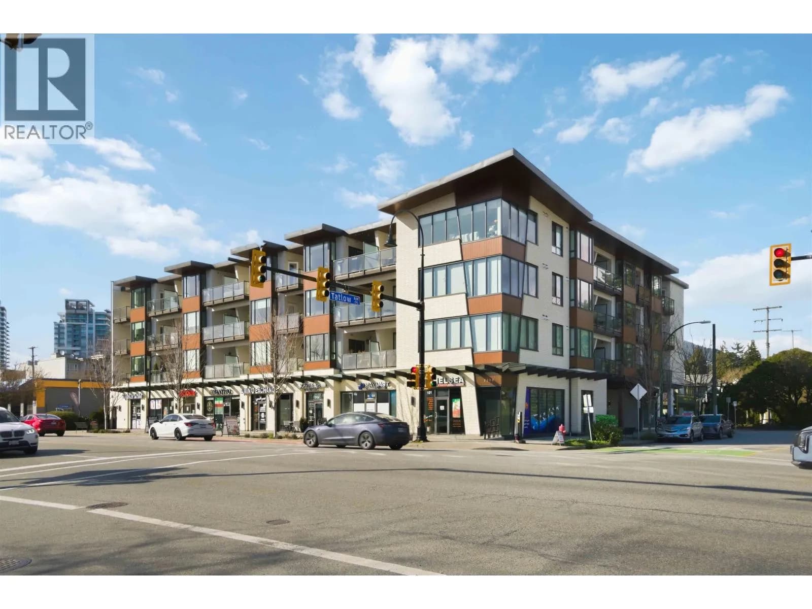 1633 TATLOW AVENUE, North Vancouver