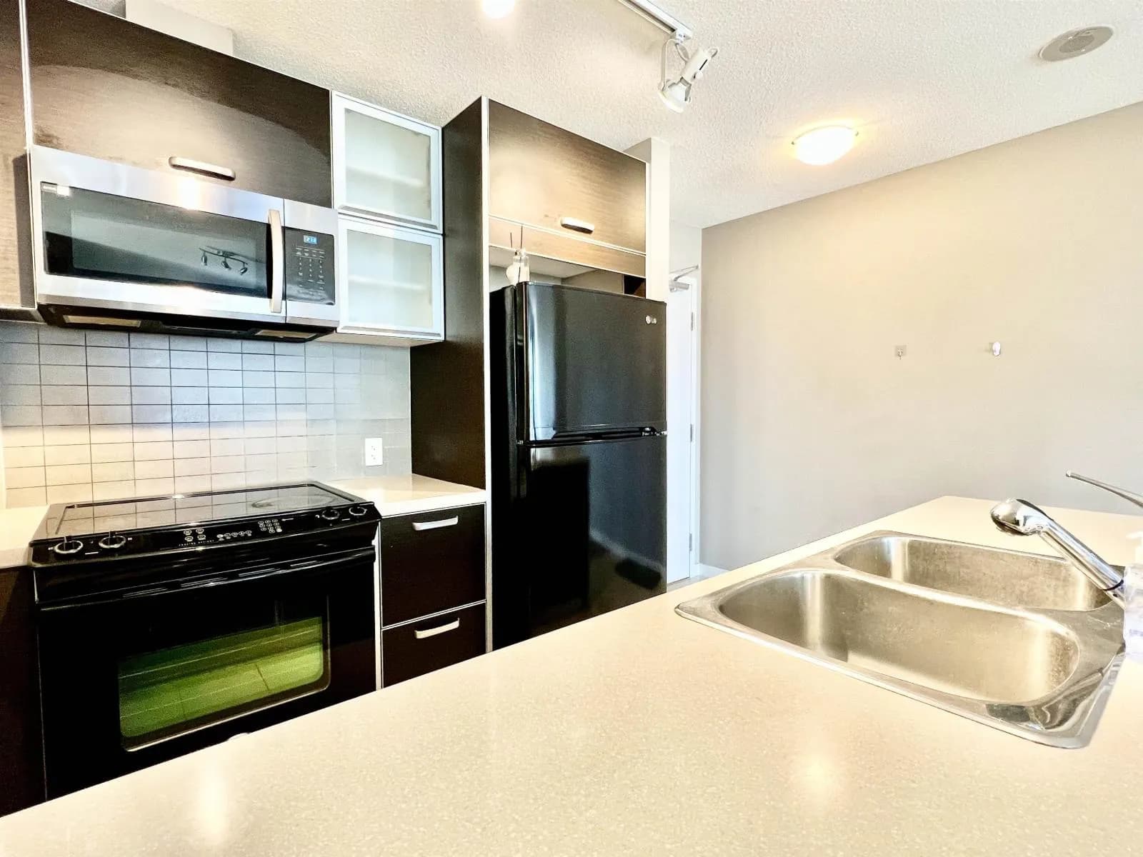 #609 13688 100 AVENUE, Surrey, BC photo 5